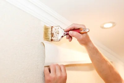 Pose de papier peint à Cromary — revêtements muraux et toiles de verre